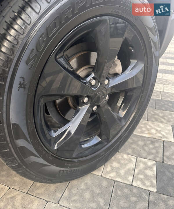 Внедорожник / Кроссовер Jeep Cherokee 2019 в Одессе