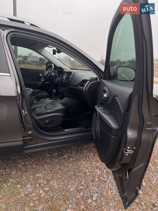 Позашляховик / Кросовер Jeep Cherokee 2018 в Вознесенську