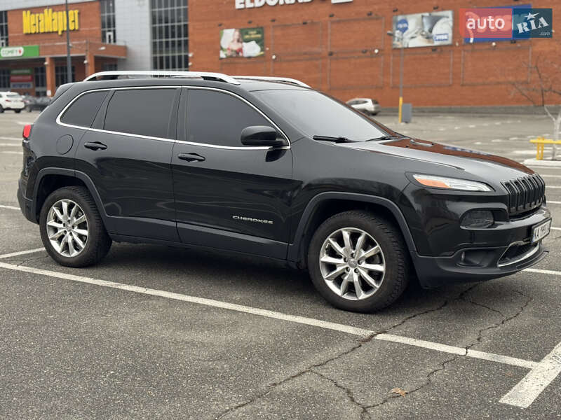 Внедорожник / Кроссовер Jeep Cherokee 2013 в Киеве
