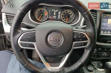Позашляховик / Кросовер Jeep Cherokee 2017 в 