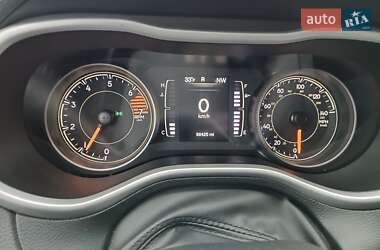 Позашляховик / Кросовер Jeep Cherokee 2017 в 