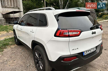 Внедорожник / Кроссовер Jeep Cherokee 2017 в 