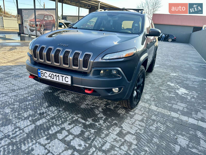 Внедорожник / Кроссовер Jeep Cherokee 2015 в Львове