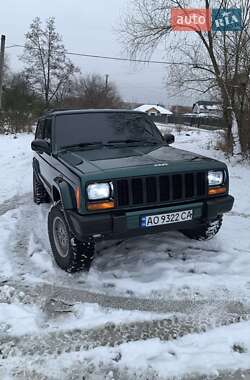 Позашляховик / Кросовер Jeep Cherokee 2000 в Мукачевому