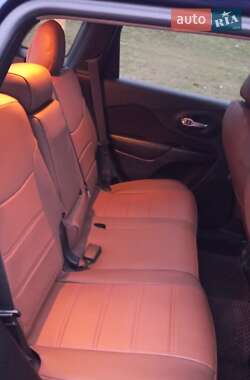 Внедорожник / Кроссовер Jeep Cherokee 2016 в 