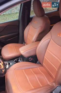 Внедорожник / Кроссовер Jeep Cherokee 2016 в 
