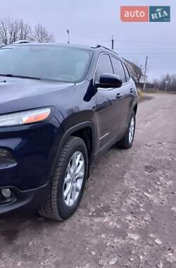 Внедорожник / Кроссовер Jeep Cherokee 2016 в 
