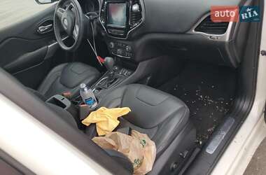 Внедорожник / Кроссовер Jeep Cherokee 2019 в 
