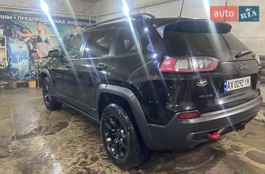 Позашляховик / Кросовер Jeep Cherokee 2018 в Краснограді