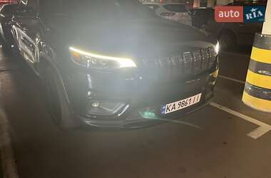 Внедорожник / Кроссовер Jeep Cherokee 2019 в 