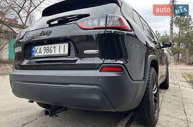Внедорожник / Кроссовер Jeep Cherokee 2019 в 