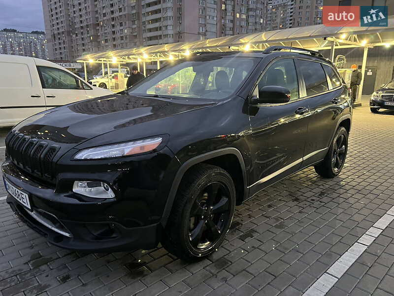 Внедорожник / Кроссовер Jeep Cherokee 2017 в Киеве