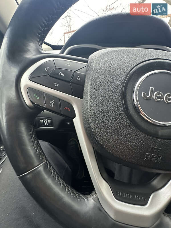 Внедорожник / Кроссовер Jeep Cherokee 2013 в Киеве