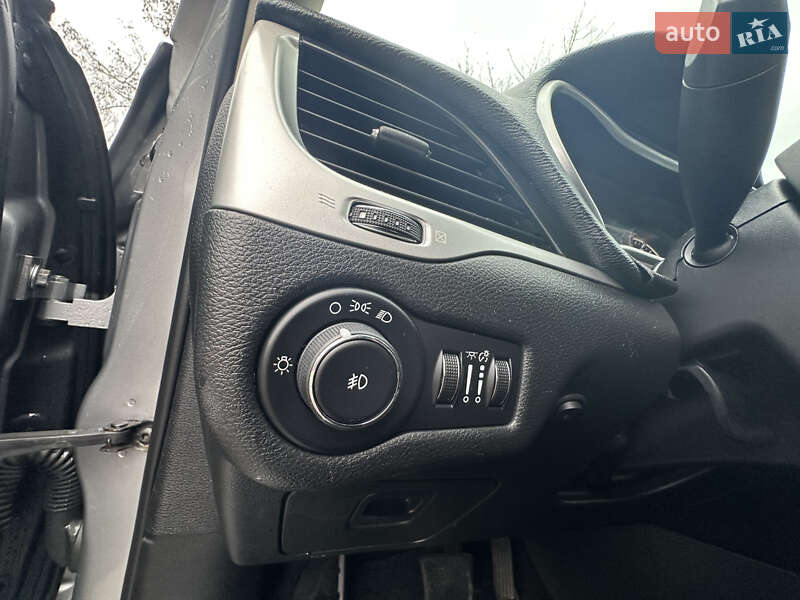 Внедорожник / Кроссовер Jeep Cherokee 2013 в Киеве