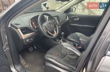 Внедорожник / Кроссовер Jeep Cherokee 2014 в 