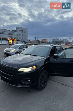 Внедорожник / Кроссовер Jeep Cherokee 2019 в 