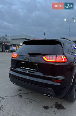 Внедорожник / Кроссовер Jeep Cherokee 2019 в 