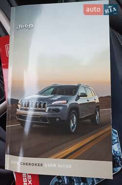 Позашляховик / Кросовер Jeep Cherokee 2016 в 