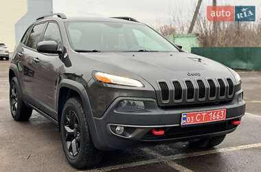 Внедорожник / Кроссовер Jeep Cherokee 2017 в Дубно