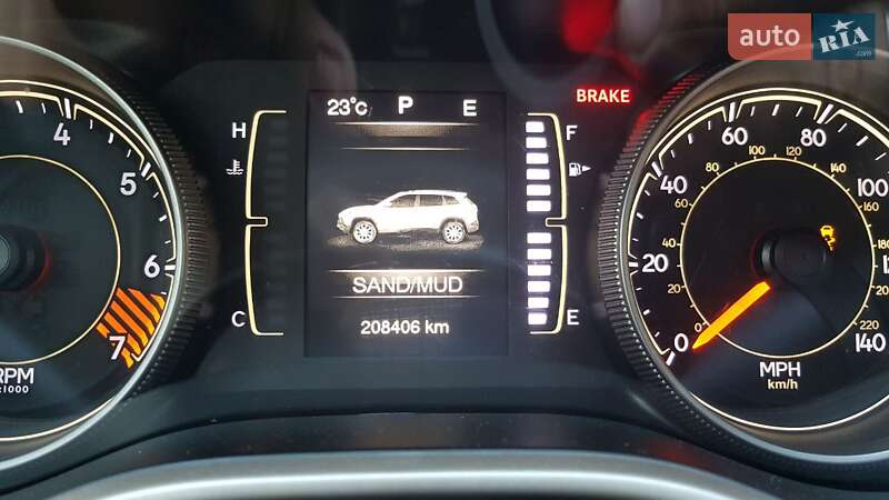 Внедорожник / Кроссовер Jeep Cherokee 2015 в Ирпене