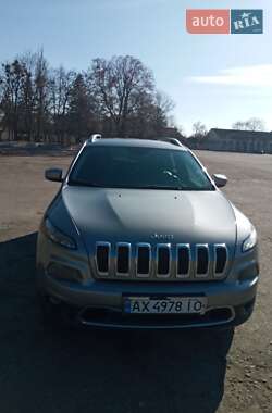 Внедорожник / Кроссовер Jeep Cherokee 2015 в Чугуеве