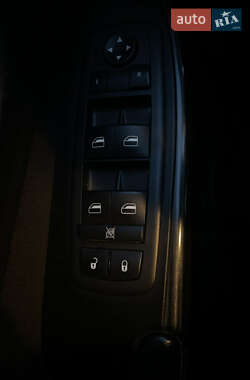 Внедорожник / Кроссовер Jeep Cherokee 2013 в 