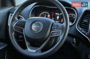 Внедорожник / Кроссовер Jeep Cherokee 2021 в 