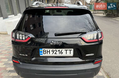 Внедорожник / Кроссовер Jeep Cherokee 2018 в 