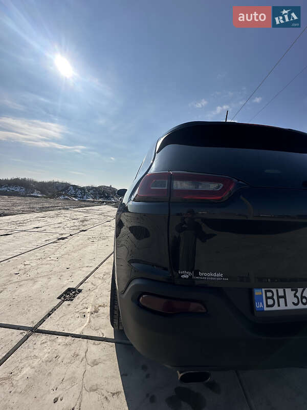 Внедорожник / Кроссовер Jeep Cherokee 2016 в Одессе