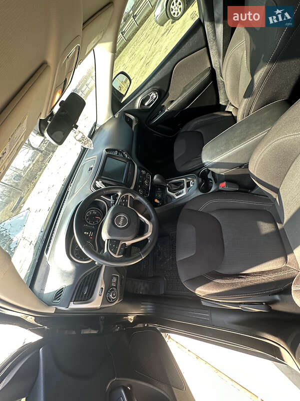 Внедорожник / Кроссовер Jeep Cherokee 2016 в Одессе