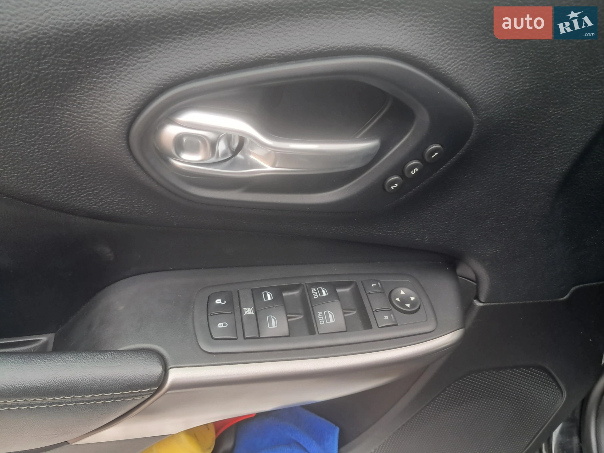 2019 Jeep Cherokee - мініатюра 12