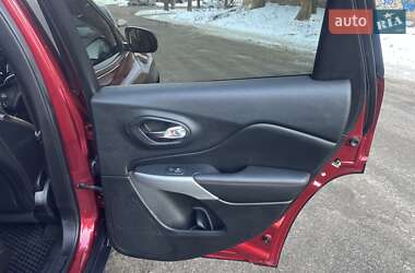Внедорожник / Кроссовер Jeep Cherokee 2014 в 