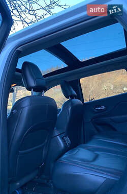 Позашляховик / Кросовер Jeep Cherokee 2015 в Вижниці