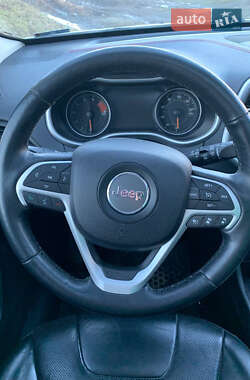 Позашляховик / Кросовер Jeep Cherokee 2015 в Вижниці