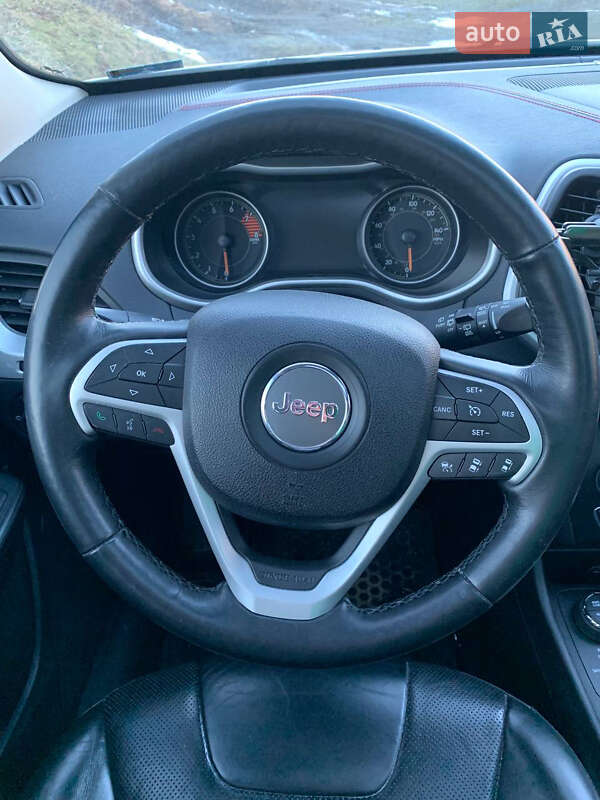 Внедорожник / Кроссовер Jeep Cherokee 2015 в Вижнице