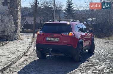 Внедорожник / Кроссовер Jeep Cherokee 2018 в 