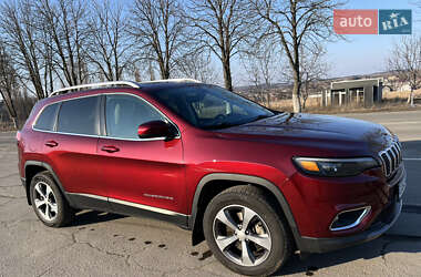 Позашляховик / Кросовер Jeep Cherokee 2019 в 