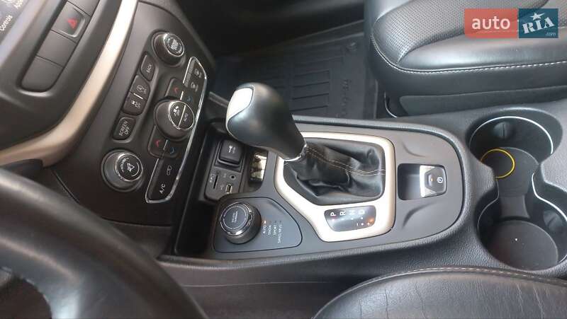 Позашляховик / Кросовер Jeep Cherokee 2014 в Кривому Розі
