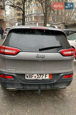 Внедорожник / Кроссовер Jeep Cherokee 2015 в 