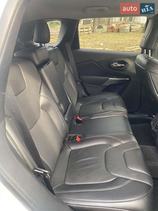 Внедорожник / Кроссовер Jeep Cherokee 2019 в Львове