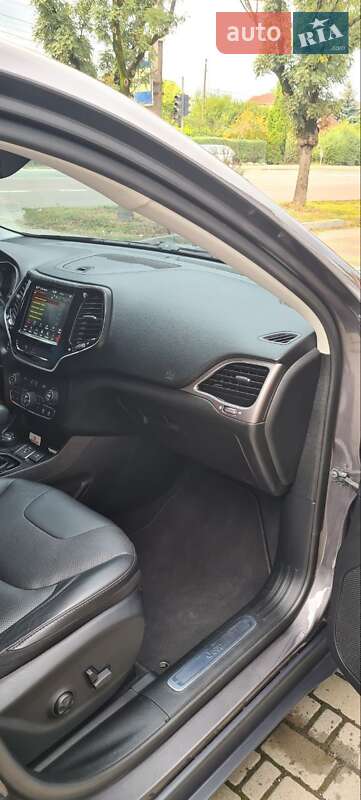 Внедорожник / Кроссовер Jeep Cherokee 2019 в Ивано-Франковске