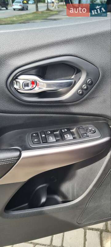 Внедорожник / Кроссовер Jeep Cherokee 2019 в Ивано-Франковске