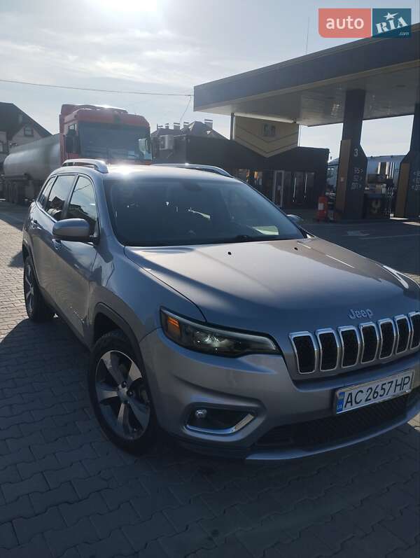 Внедорожник / Кроссовер Jeep Cherokee 2018 в Киеве