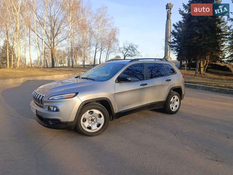 Внедорожник / Кроссовер Jeep Cherokee 2015 в Житомире