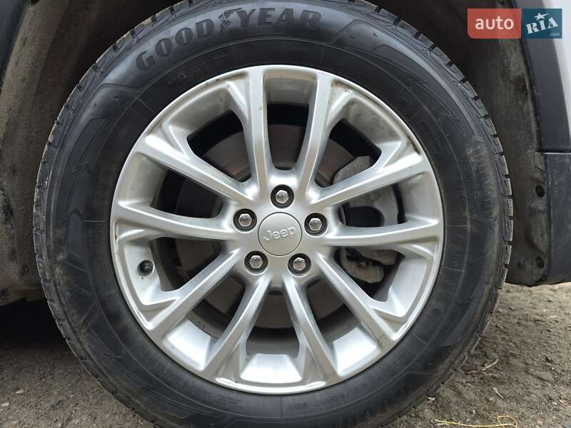 Позашляховик / Кросовер Jeep Cherokee 2018 в Львові