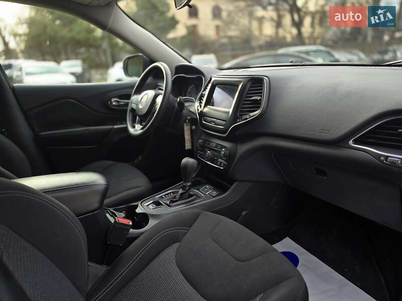 Позашляховик / Кросовер Jeep Cherokee 2018 в Львові