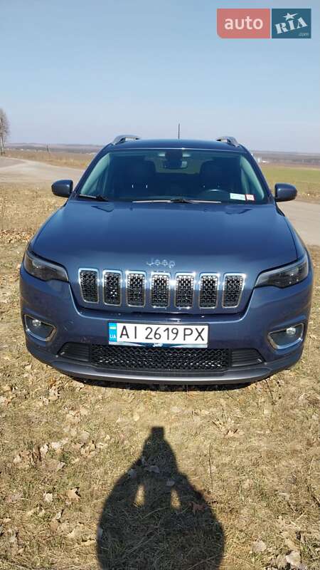 Позашляховик / Кросовер Jeep Cherokee 2019 в 