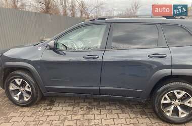 Внедорожник / Кроссовер Jeep Cherokee 2016 в 