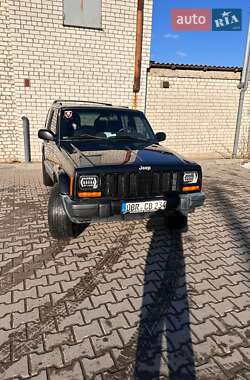 Позашляховик / Кросовер Jeep Cherokee 2000 в Житомирі