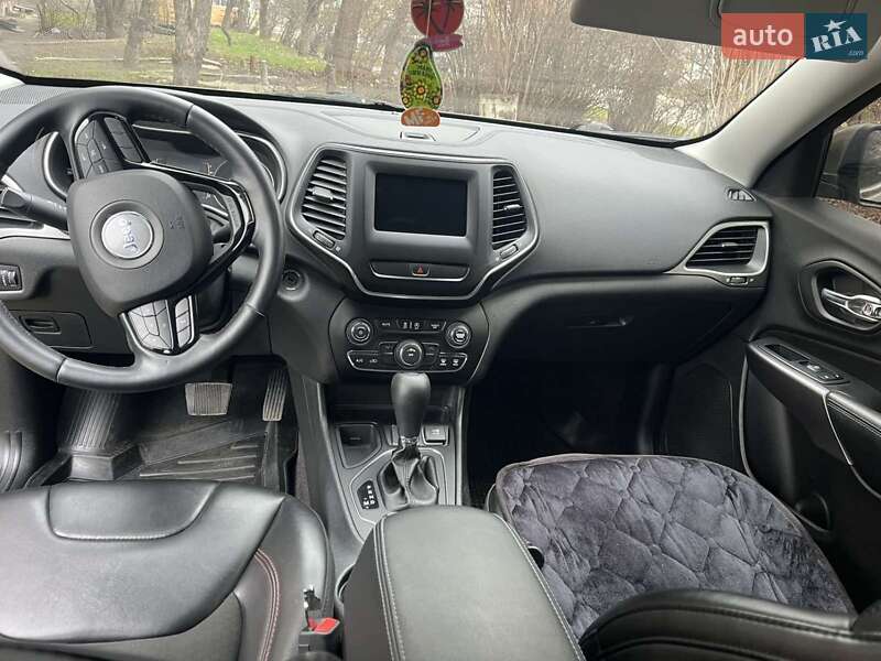Позашляховик / Кросовер Jeep Cherokee 2018 в Запоріжжі